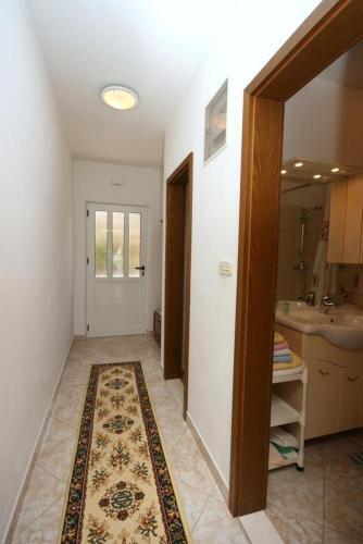 Apartment Mastrinka 4647b