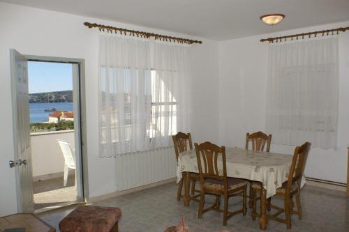 Apartment Seget Donji 2041d