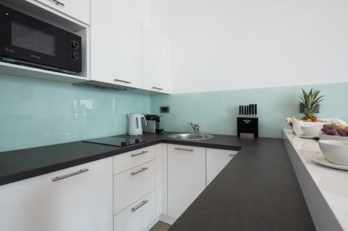 Marina Baoti? Apartments