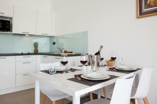 Marina Baoti? Apartments