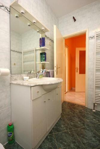 Apartment Slatine 9433c