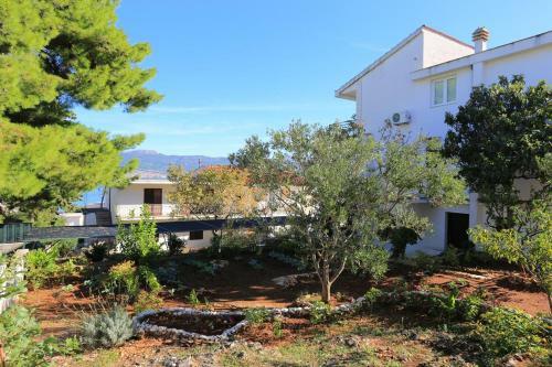Apartment Slatine 9433c