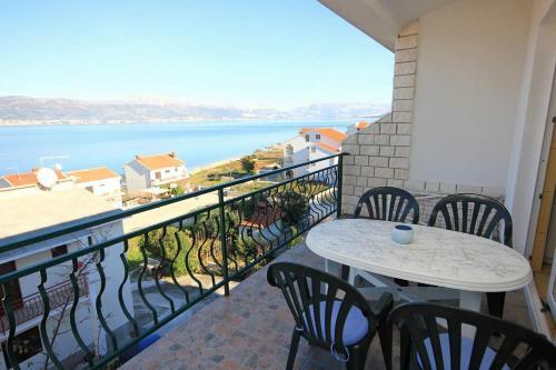 Apartment Slatine 9433b