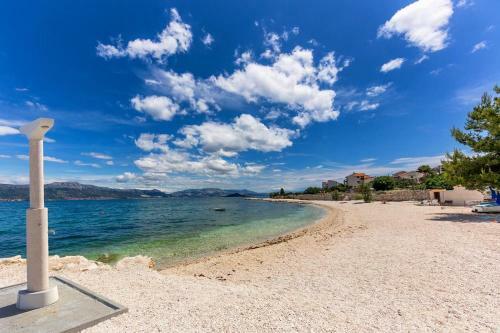 Apartment Slatine 9433b