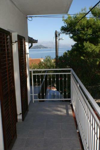 Apartment Slatine 972b