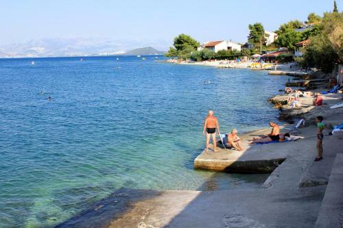 Apartment Arbanija 4646c