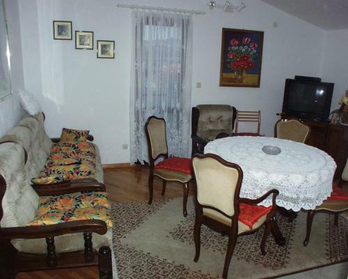 Apartment Slatine 460a