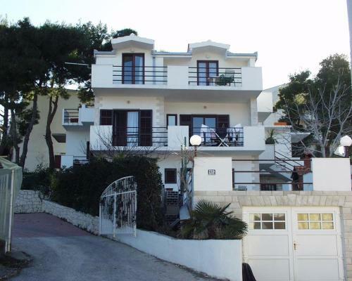 Apartment Slatine 460a