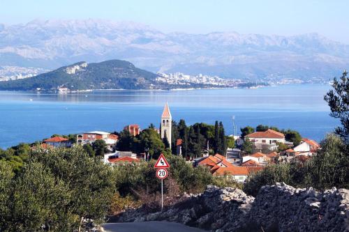 Apartment Slatine 460a