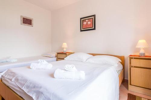 Apartment Arbanija 7543c