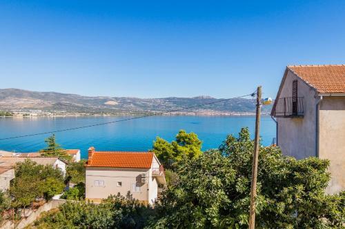 Apartment Arbanija 7543c