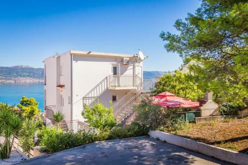 Apartment Arbanija 7543c