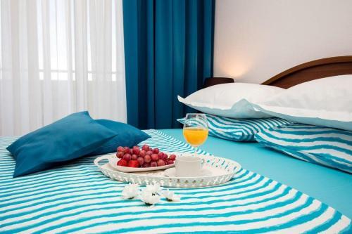 Apartments By The Sea Trogir - 2052