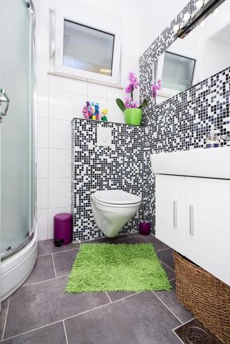 Apartments By The Sea Trogir - 2052