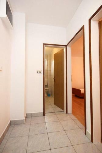 Apartment Trpanj 10083a