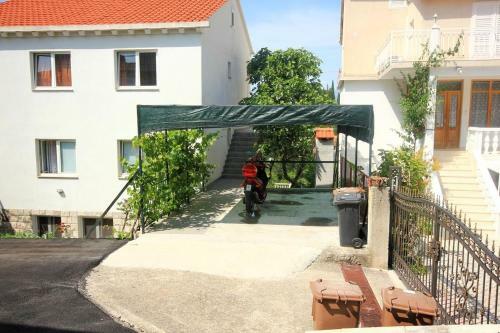 Apartment Trpanj 10083a