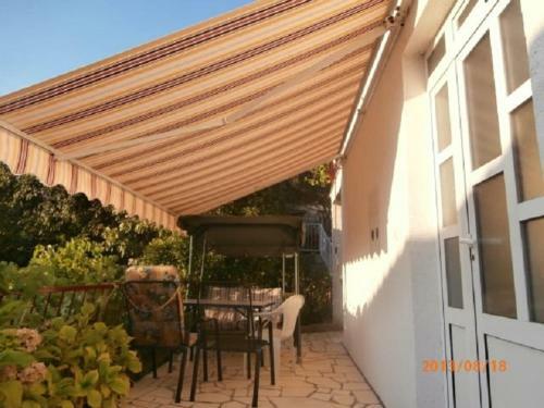 Trpanj Apartment Sleeps 9