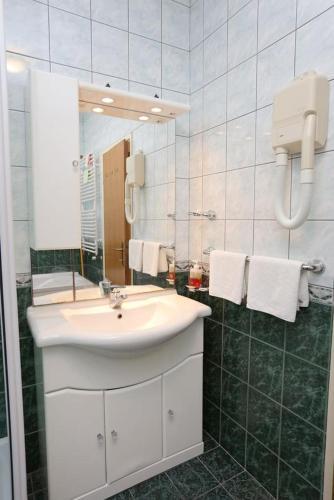 Apartments By The Sea Trstenik (peljesac) - 10119