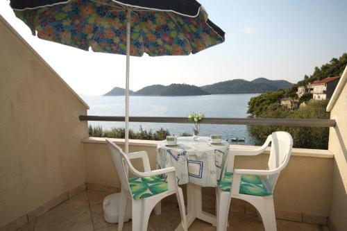 Apartments By The Sea Ubli (lastovo) - 8355
