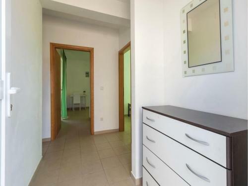 Two-bedroom Apartment In Ugljan