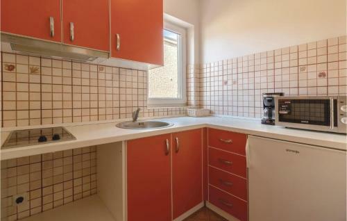 Two-bedroom Apartment In Ugljan