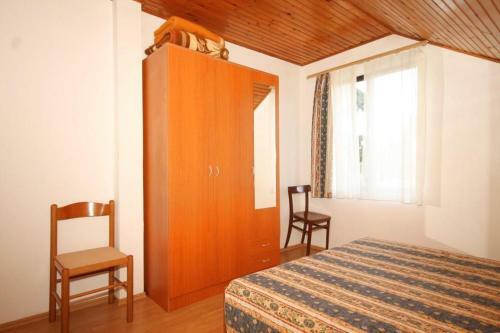 Apartments With A Parking Space Ugljan - 8241