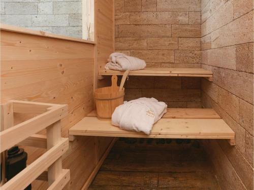 Three-bedroom Holiday Home In Ugljane