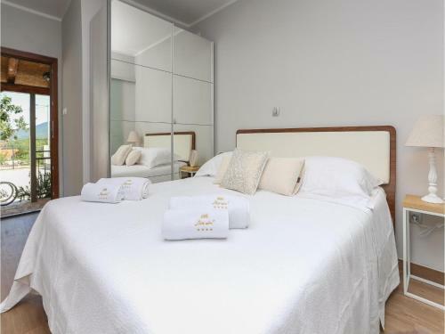 Three-bedroom Holiday Home In Ugljane