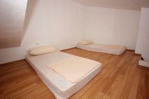 Apartments With A Parking Space Kraj (pasman) - 8259