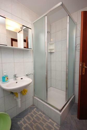 Apartments With A Parking Space Kraj (pasman) - 8259