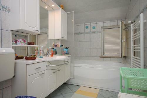 Apartment Valica 7122a