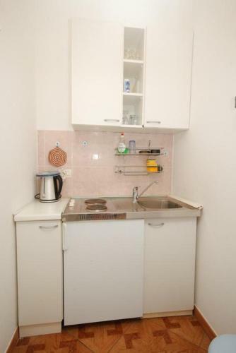 Hostal Double Room Babici 3046b