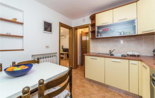 One-bedroom Apartment In Umag
