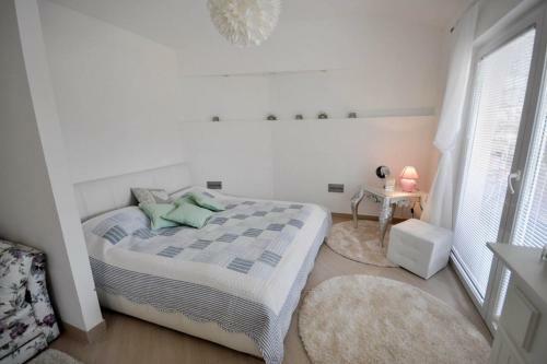 Holiday Home T