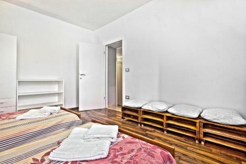 Cici House With Apartment