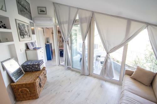 Chiara House With Apartment