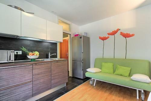 Neva House With Apartment