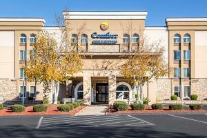 Hotel Comfort Inn & Suites