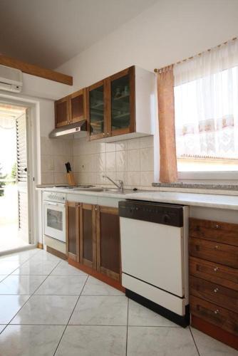 Apartments With A Parking Space Umag - 7043