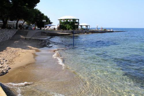 Apartments With A Parking Space Umag - 2548