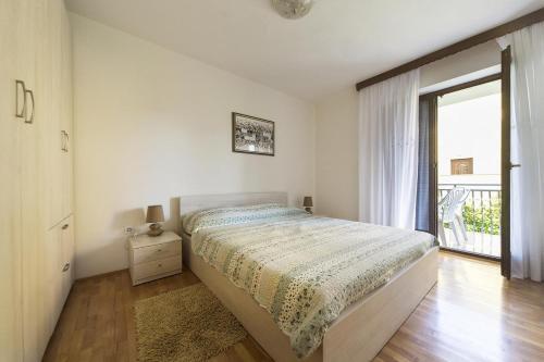 Apartments With A Parking Space Umag - 7061