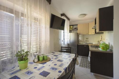 Apartments With A Parking Space Umag - 7061