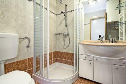 Hostal Nataly House With Apartments