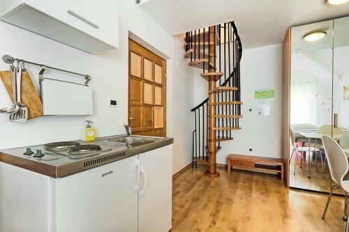 Hostal Nataly House With Apartments