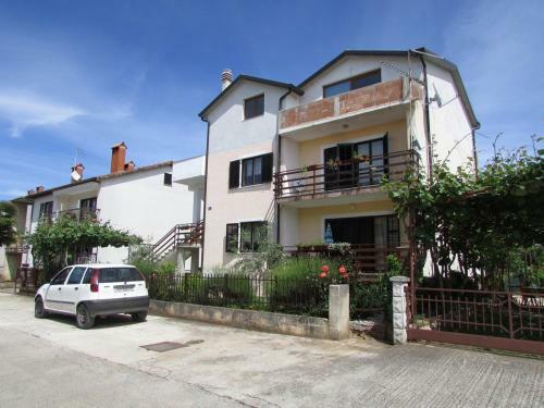 Mirela House With Apartment