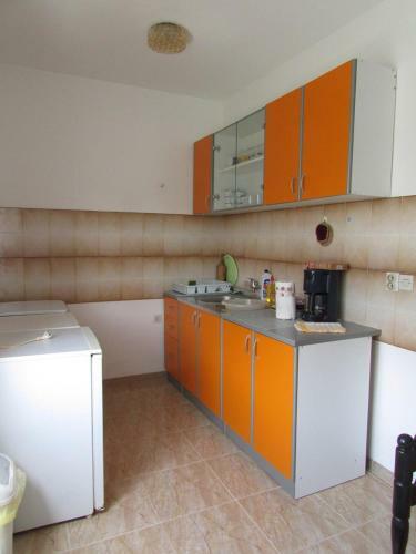 Mirela House With Apartment