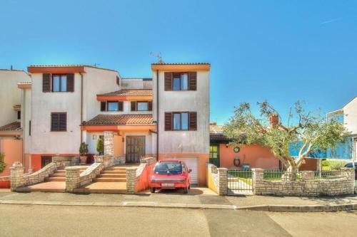 Apartments With A Parking Space Umag - 15941