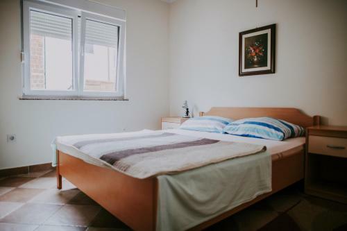 Hostal Danex Komunela Apartment & Rooms