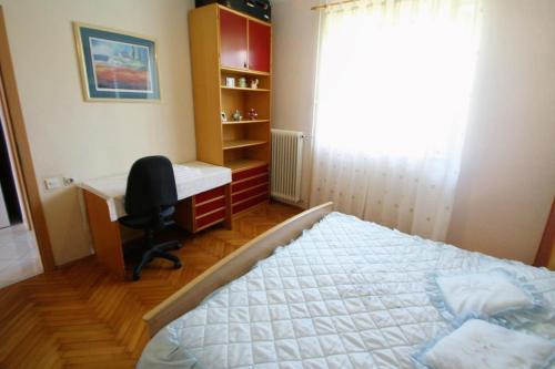 Apartments With A Parking Space Umag - 7666