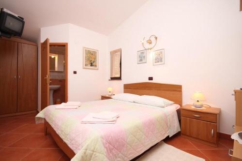 Apartments With A Parking Space Umag - 7666